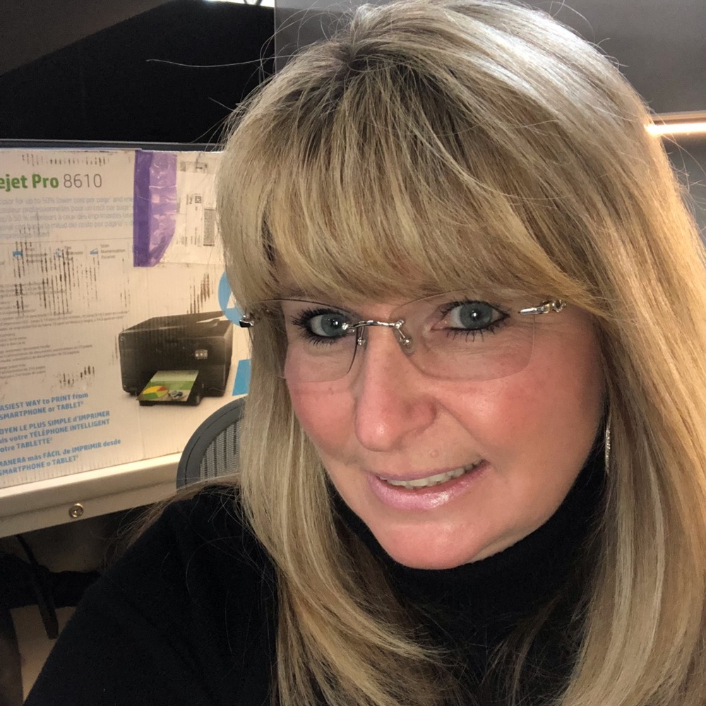 Meet your Posher, Lori